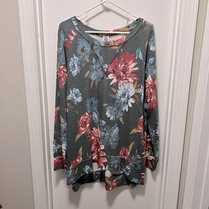 Honeyme 3X Floral top gray NWOT